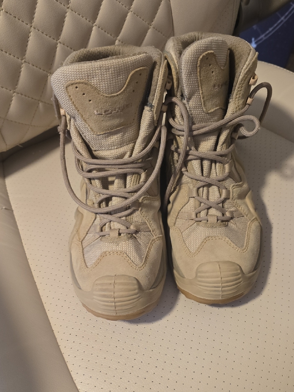Womens LOWA Tactical Boots In Tan Size 8